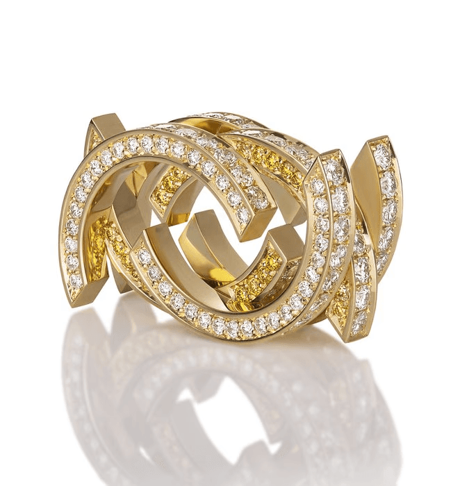 18k gold fishtail pavé ring with interlocking bands
